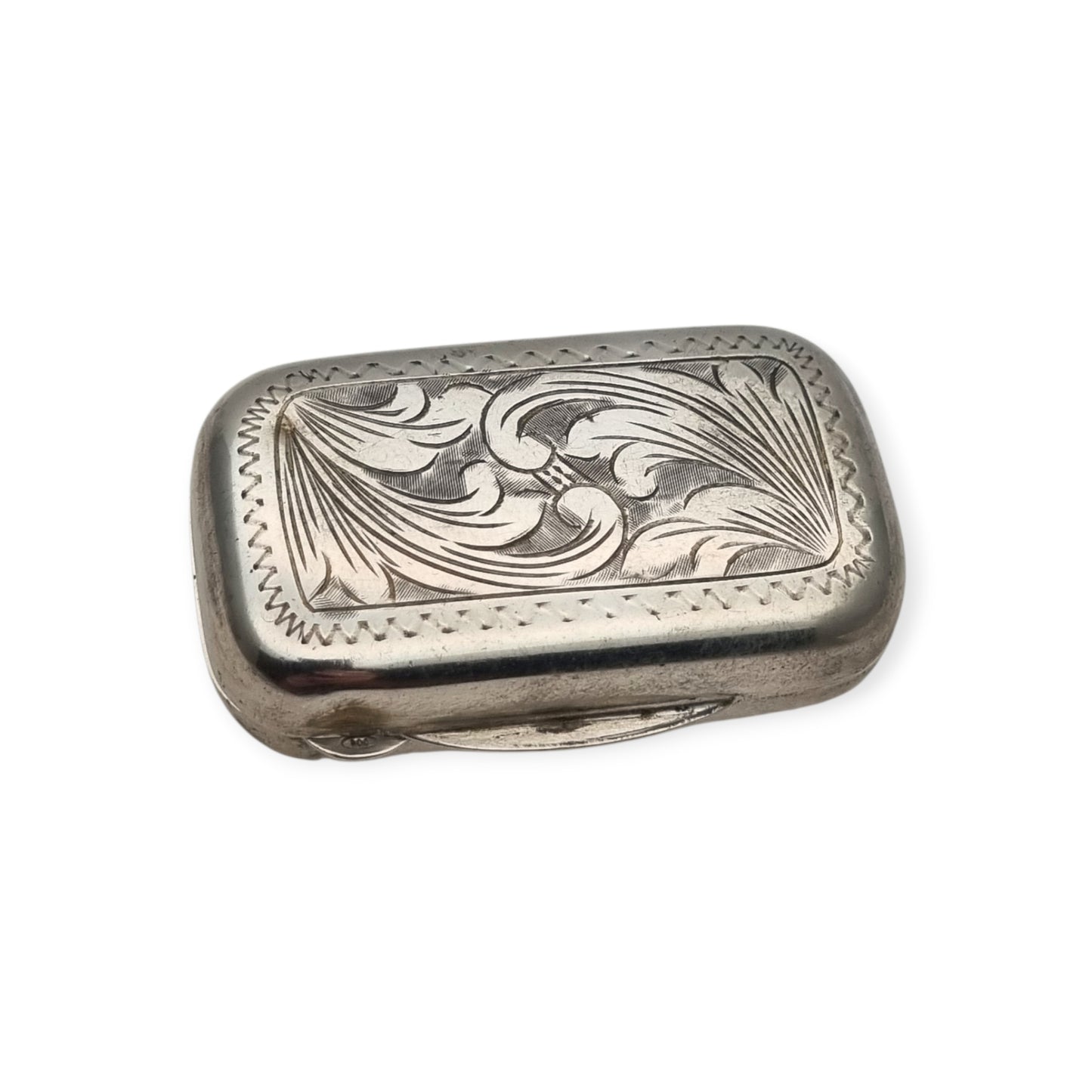 Antique pocket box in .800 silver, Art Nouveau-inspired floral engraving, Continental Europe, ca. 1900–1935