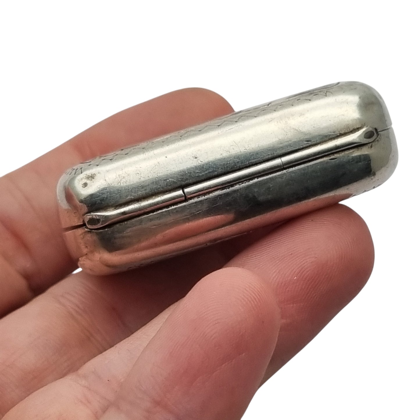 Antique pocket box in .800 silver, Art Nouveau-inspired floral engraving, Continental Europe, ca. 1900–1935