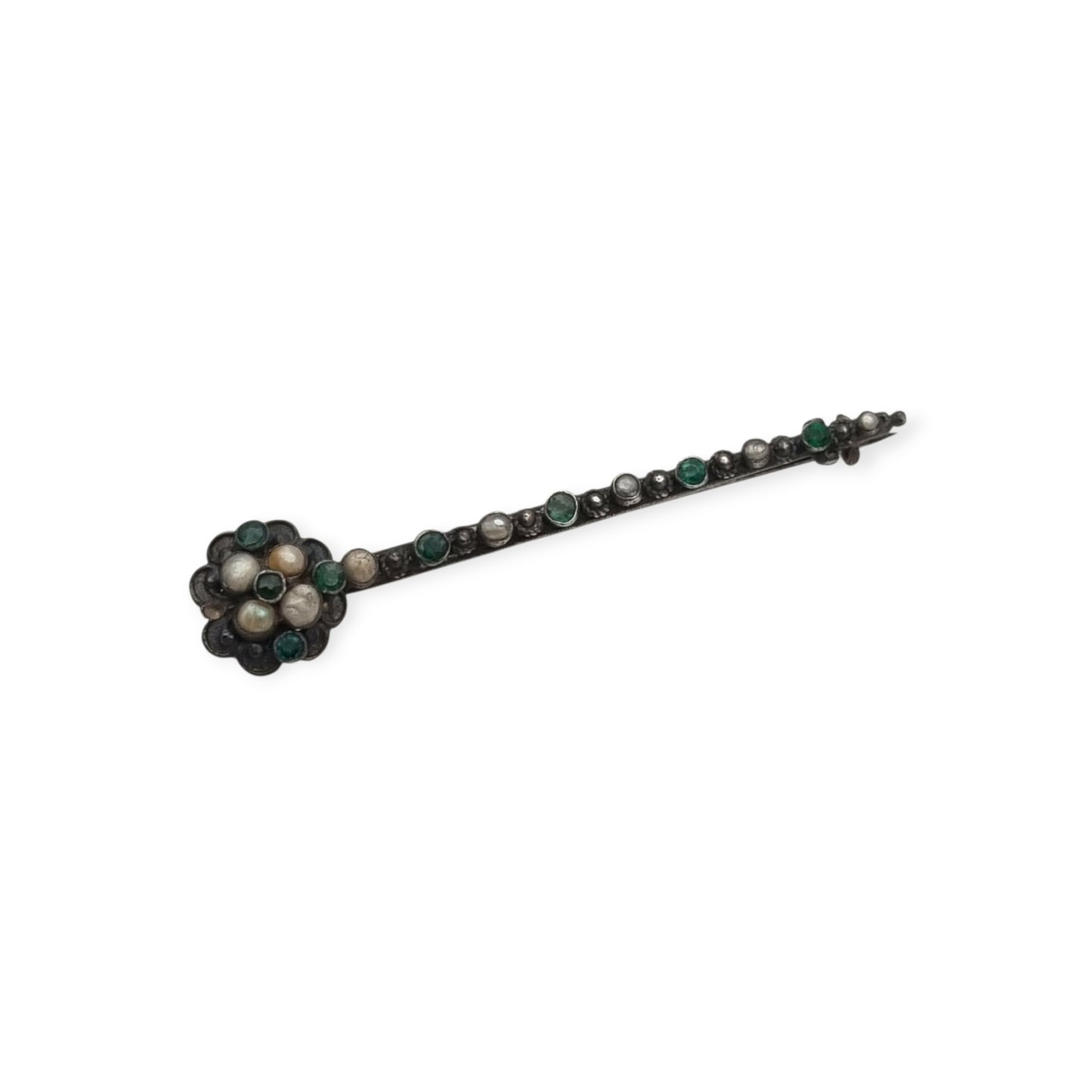 Antique bar brooch in silver with pearls and green stones, Victorian-Edwardian jewelry circa 1890–1920