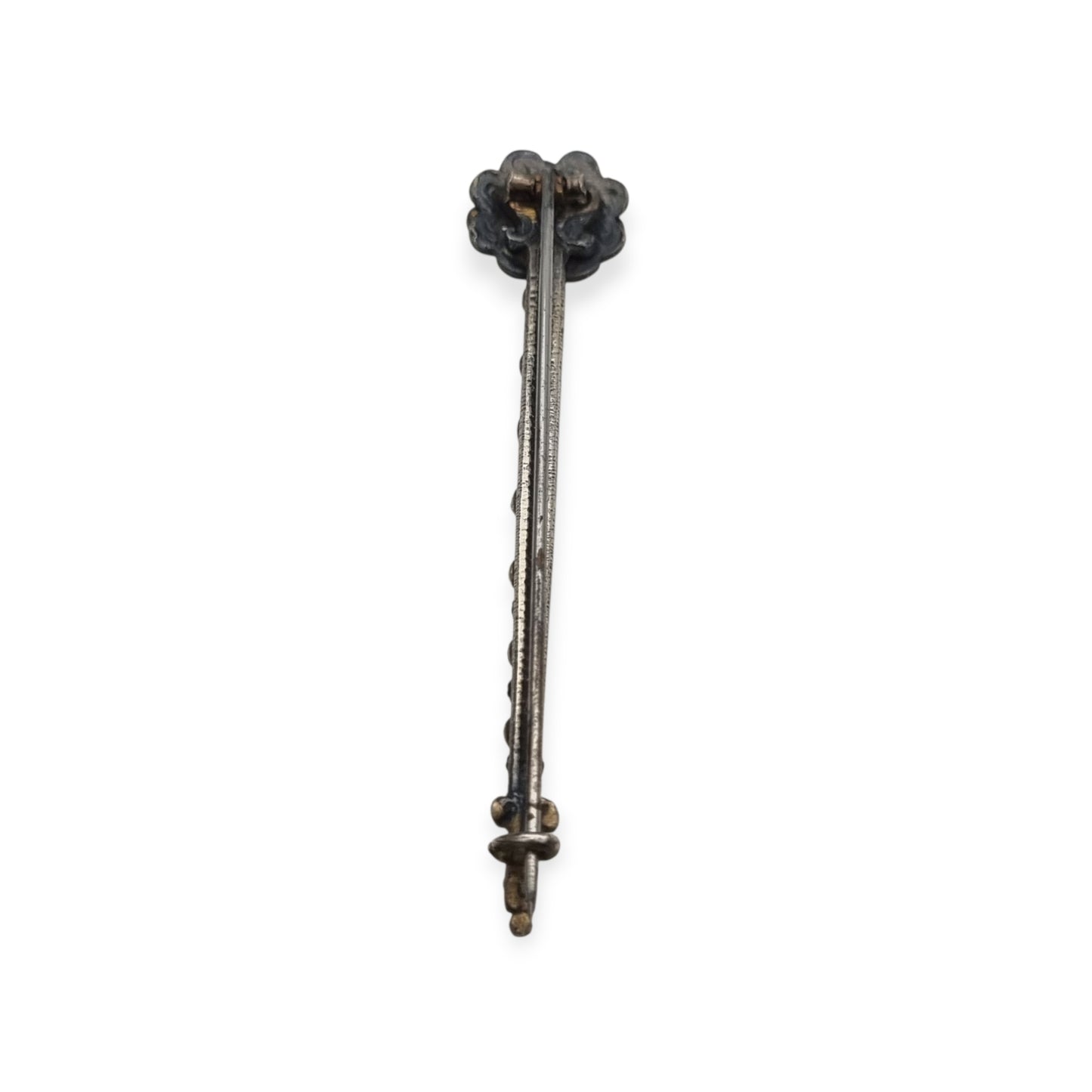 Antique bar brooch in silver with pearls and green stones, Victorian-Edwardian jewelry circa 1890–1920