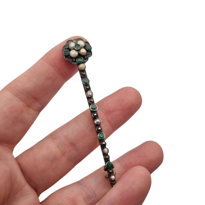 Antique bar brooch in silver with pearls and green stones, Victorian-Edwardian jewelry circa 1890–1920