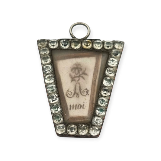 French romantic sentimental "To me" pendant in metal with glass paste and blue enamel, ca. 1800–1840