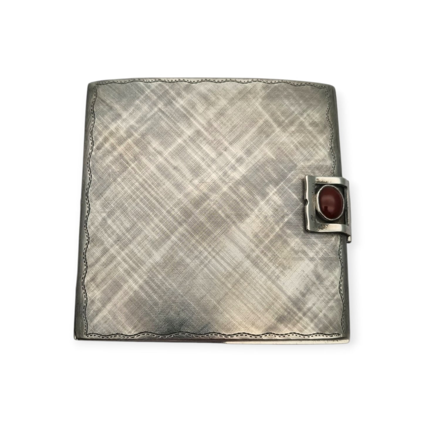 Estuche compacto Art Déco en plata 800 con cabujón de cornalina, Europa continental, ca. 1925–1940