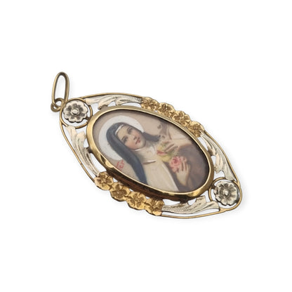 Medallón Santa Teresa de Lisieux en oro 18K bicolor, colgante religioso Art Déco floral, ca. 1925–1940