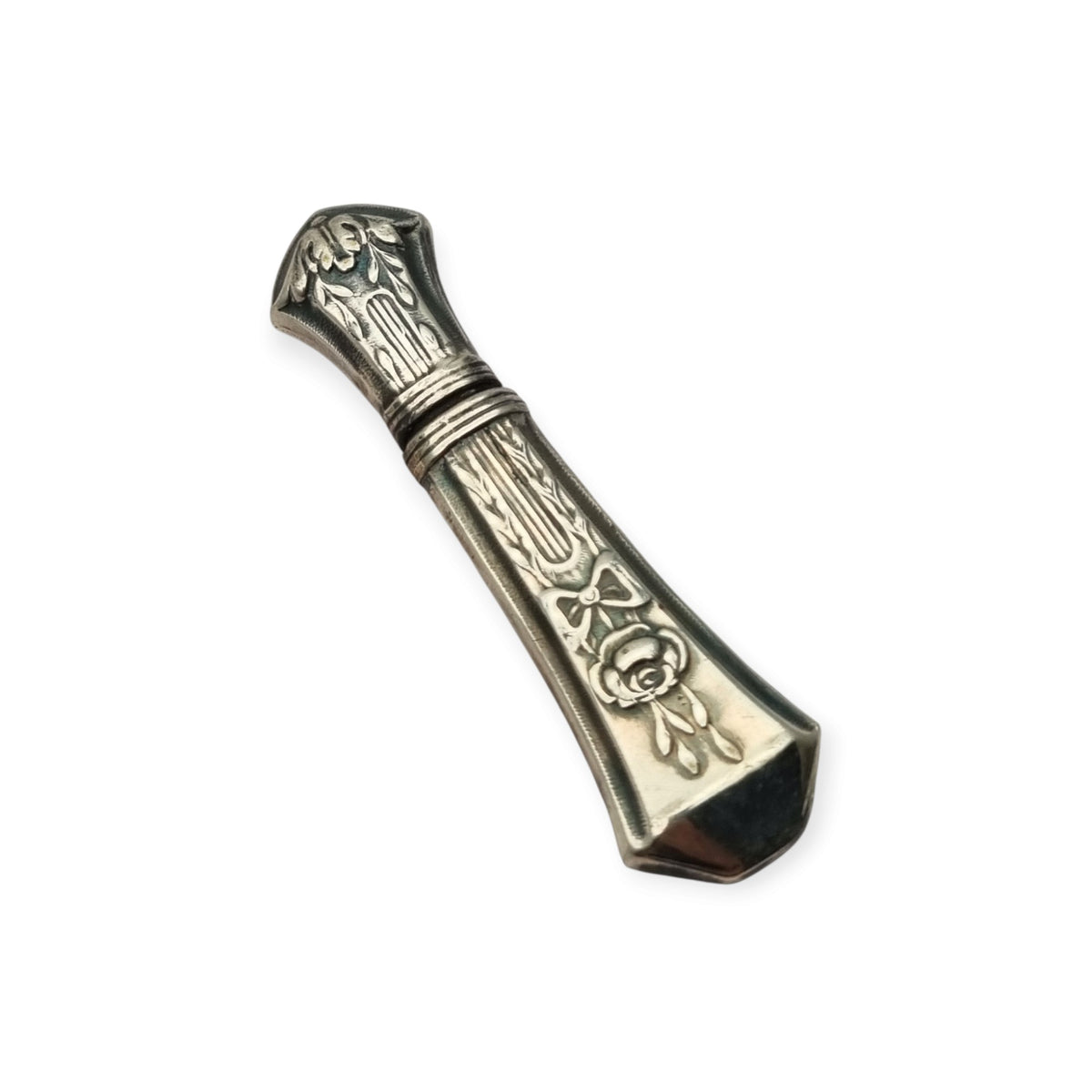 Art Nouveau modernist needle case in silver-plated metal, Louis XVI floral decoration, circa 1900–1930