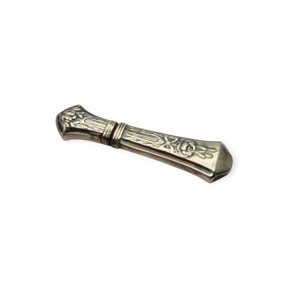 Art Nouveau modernist needle case in silver-plated metal, Louis XVI floral decoration, circa 1900–1930
