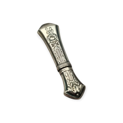 Art Nouveau modernist needle case in silver-plated metal, Louis XVI floral decoration, circa 1900–1930