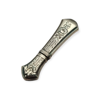 Art Nouveau modernist needle case in silver-plated metal, Louis XVI floral decoration, circa 1900–1930