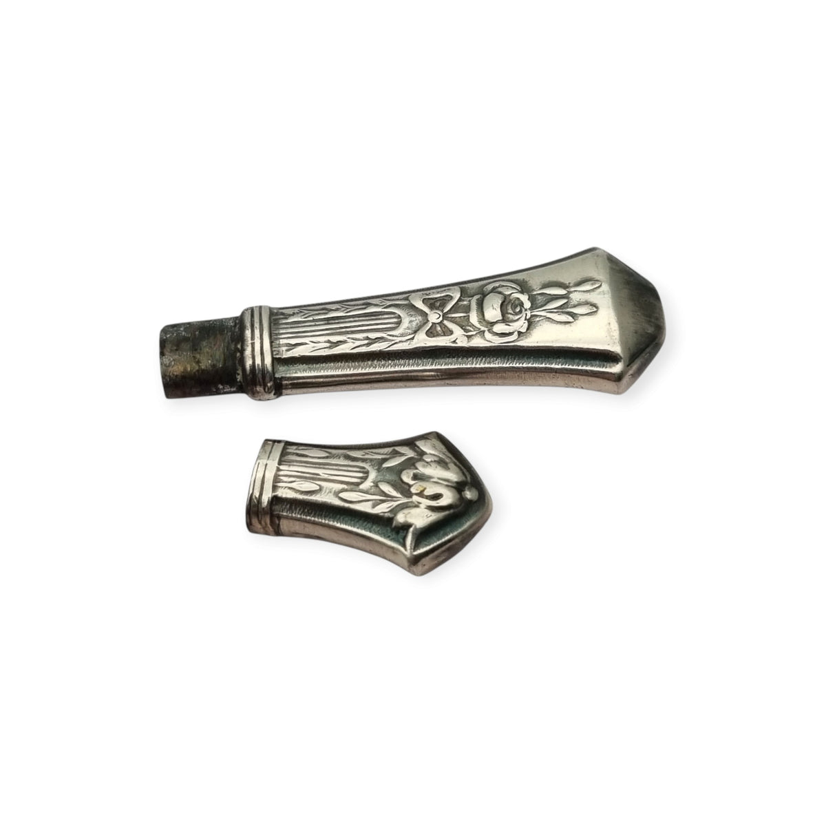 Art Nouveau modernist needle case in silver-plated metal, Louis XVI floral decoration, circa 1900–1930