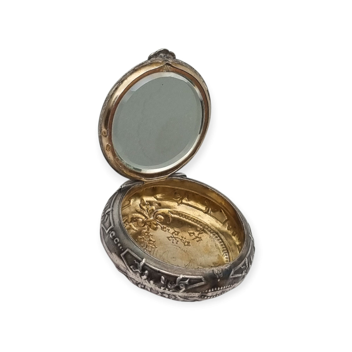 Antique silver pendant powder compact with mirror, Belle Époque and Art Nouveau, Europe, circa 1900-1915