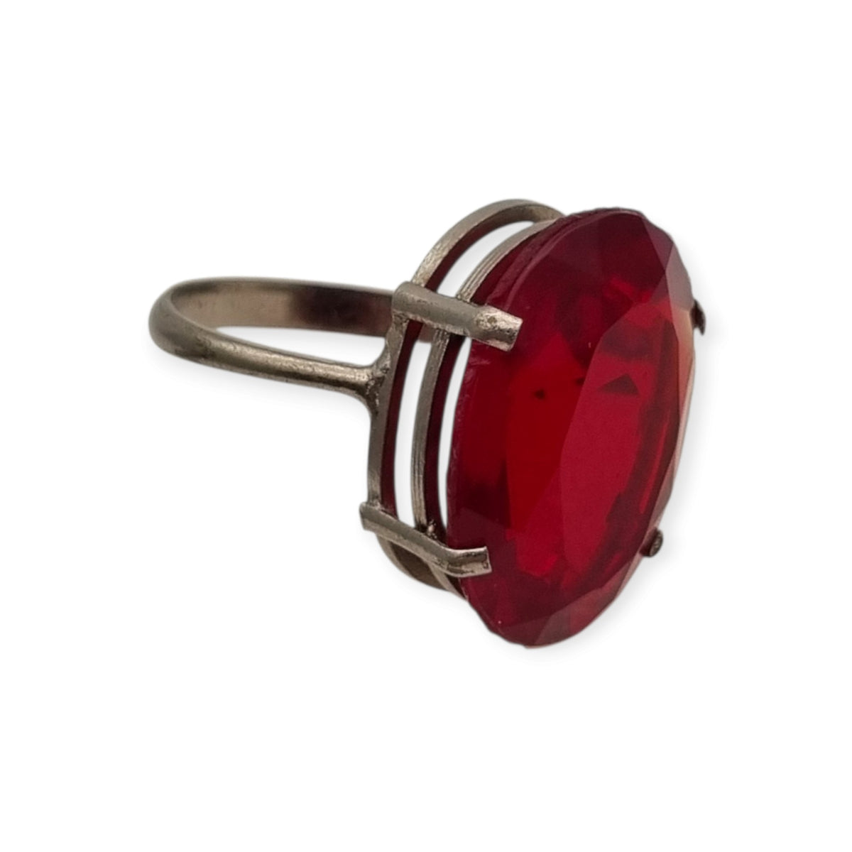 Vintage 1950s cocktail ring with faceted red crystal, Art Deco style, Spain