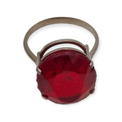 Vintage 1950s cocktail ring with faceted red crystal, Art Deco style, Spain