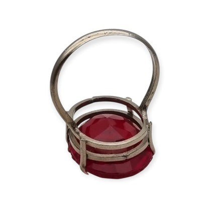 Vintage 1950s cocktail ring with faceted red crystal, Art Deco style, Spain