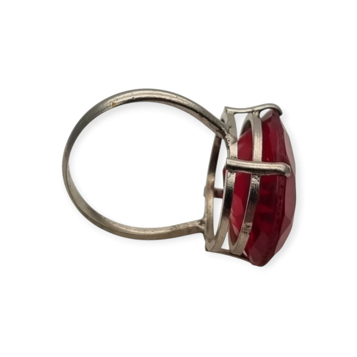 Vintage 1950s cocktail ring with faceted red crystal, Art Deco style, Spain