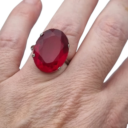 Vintage 1950s cocktail ring with faceted red crystal, Art Deco style, Spain