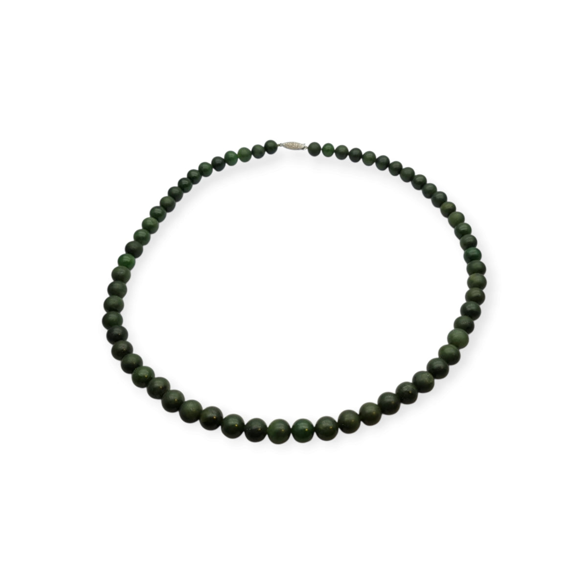 Long vintage nephrite green jade necklace with spherical beads Circa 1950