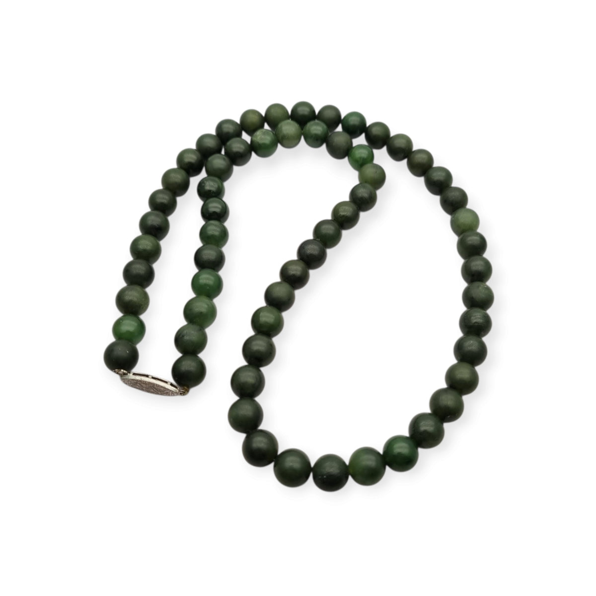 Long vintage nephrite green jade necklace with spherical beads Circa 1950