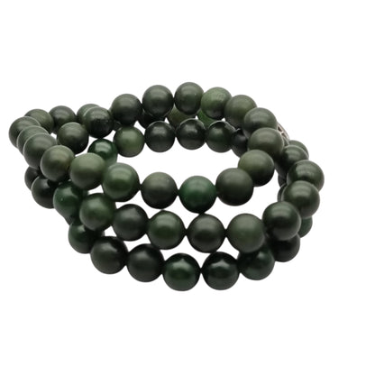Long vintage nephrite green jade necklace with spherical beads Circa 1950