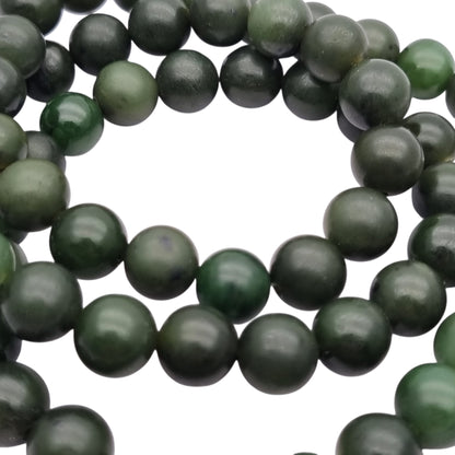 Long vintage nephrite green jade necklace with spherical beads Circa 1950