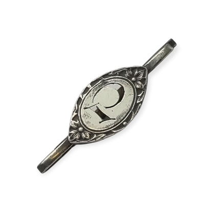 Pasador de corbata antiguo Art Nouveau francés con frente de plata e inicial P, ca. 1910