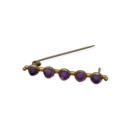 Broche de barra europeo de estilo victoriano tardío y eduardiano, metal dorado y cabujones violetas, ca. 1900–1950