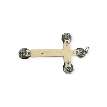 Cruz antigua art déco de plata y hueso con Cristo crucificado, Europa, ca. 1920–1940