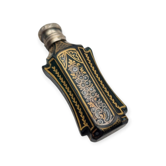 Frasco de perfume antiguo victoriano de vidrio verde y plata, decoración floral, Inglaterra, ca. 1880–1900