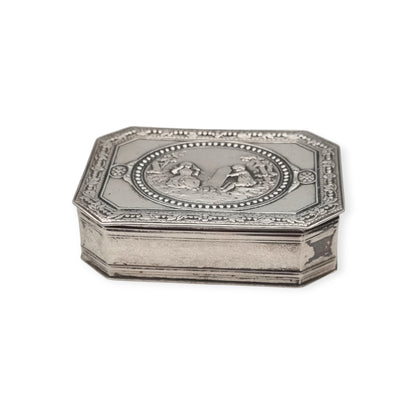 Antique Tétard Frères silver box, Paris, neo-rococo with a gallant scene, ca. 1903–1930