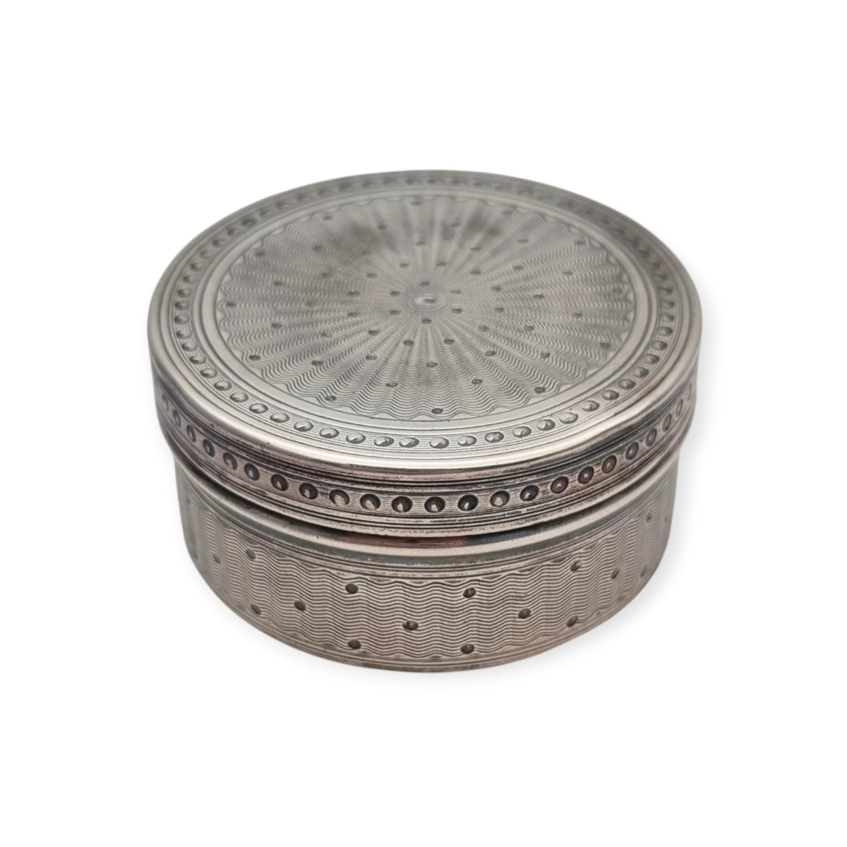 Neoclassical historicist box in 950 silver, guilloché, Maison Bloch Eschwège, Paris, France, 1921–1946
