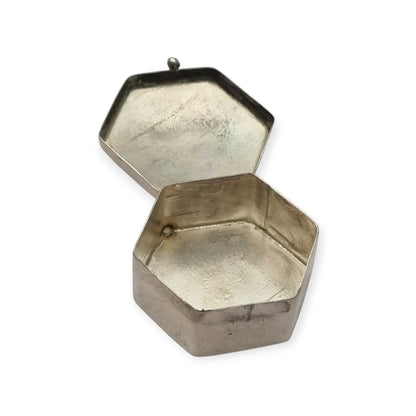 Vintage Mexican 925 silver box, hexagonal with blue cabochon · Iguala, ca. 1980–1990