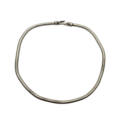 Gargantilla o pulsera doble vuelta vintage de plata trenzada, cadena tubular espiga, ca. 1970–1980
