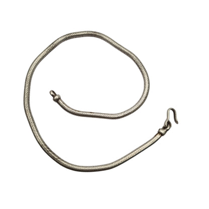 Gargantilla o pulsera doble vuelta vintage de plata trenzada, cadena tubular espiga, ca. 1970–1980