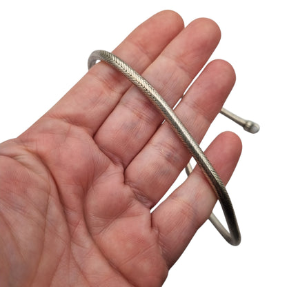 Gargantilla o pulsera doble vuelta vintage de plata trenzada, cadena tubular espiga, ca. 1970–1980