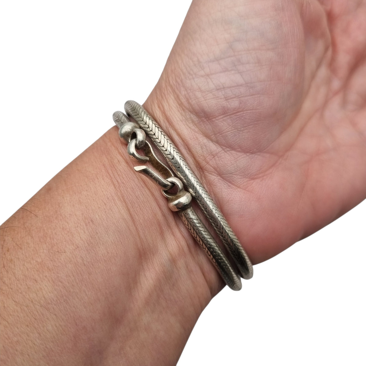Gargantilla o pulsera doble vuelta vintage de plata trenzada, cadena tubular espiga, ca. 1970–1980