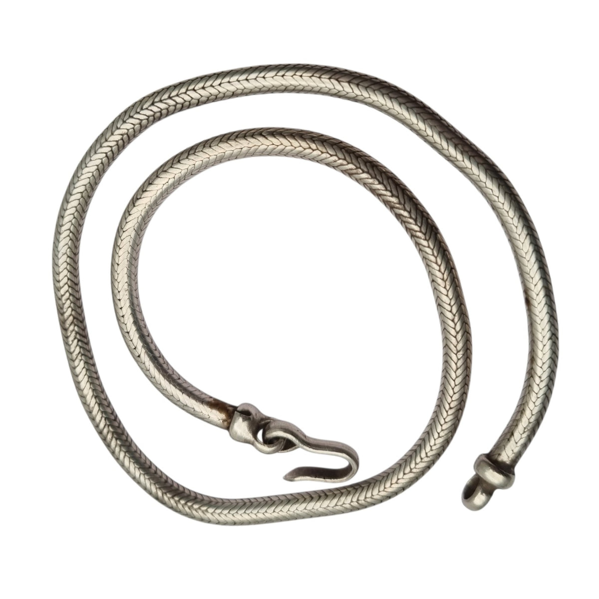 Gargantilla o pulsera doble vuelta vintage de plata trenzada, cadena tubular espiga, ca. 1970–1980