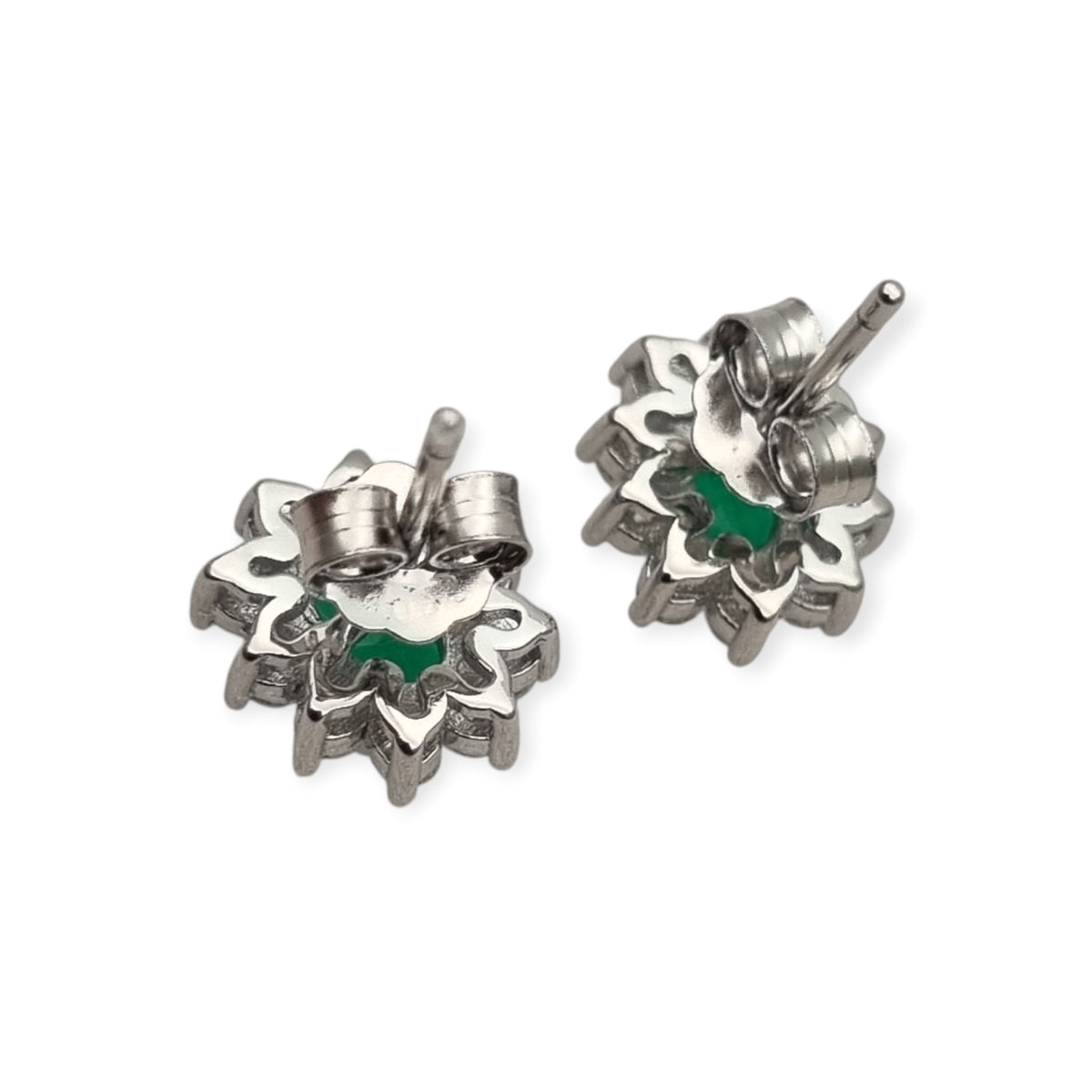 Pendientes estilo Lady Di en plata con circonitas verdes y orla blanca, España, siglo XXI