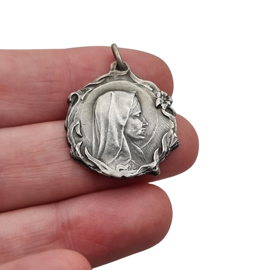 Medalla modernista antigua de plata de Virgen, joyas religiosas Art Nouveau, España, ca. 1920