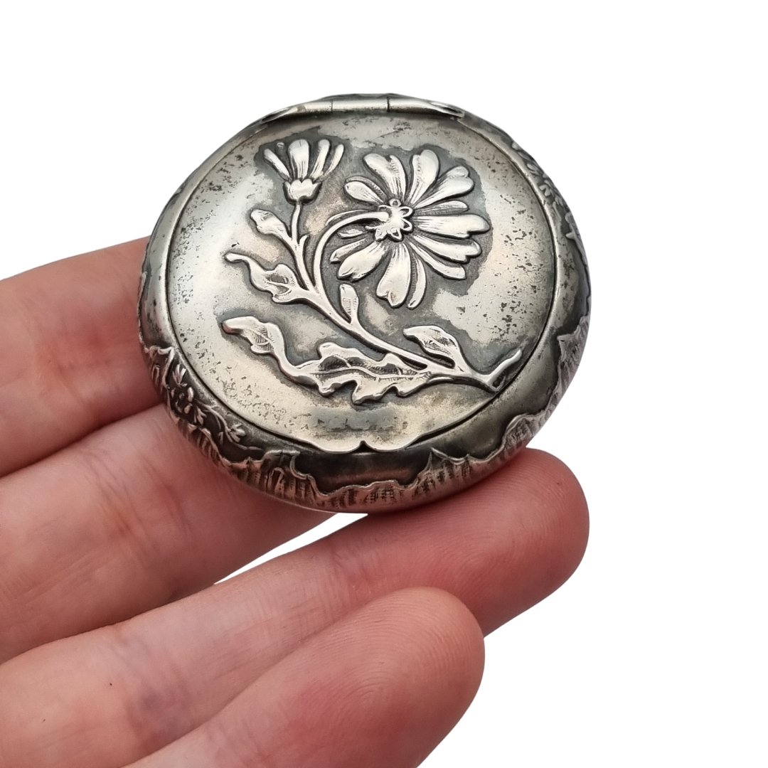Antique silver box with floral relief and European vegetal decoration, 1930s-1940s