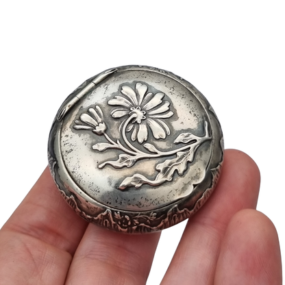 Antique silver box with floral relief and European vegetal decoration, 1930s-1940s