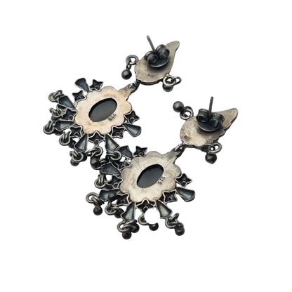 Pendientes chandelier étnicos en plata 925 con ónice, diseño boho paisley de India circa 1990