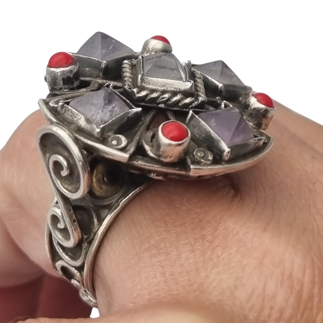 Escorcia .925 sterling silver ring from Mexico with amethysts and red details, circa 1990