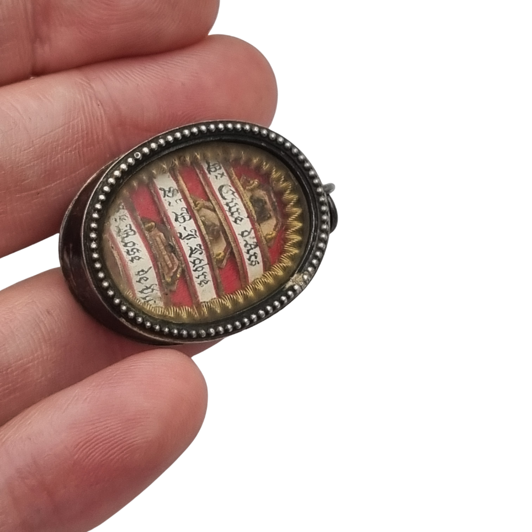 French Catholic three-relic silver reliquary, sealed, historicist devotional circa 1905–1925