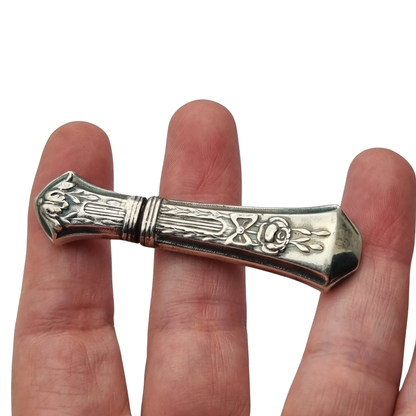 Art Nouveau modernist needle case in silver-plated metal, Louis XVI floral decoration, circa 1900–1930