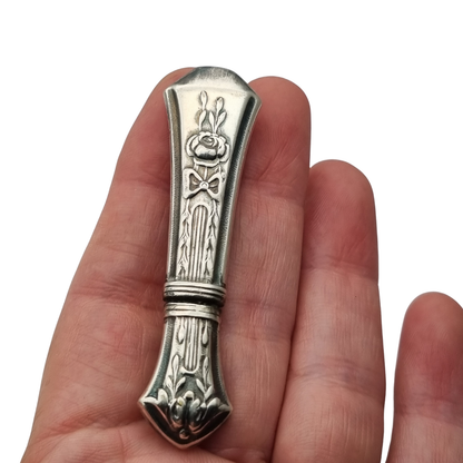 Art Nouveau modernist needle case in silver-plated metal, Louis XVI floral decoration, circa 1900–1930