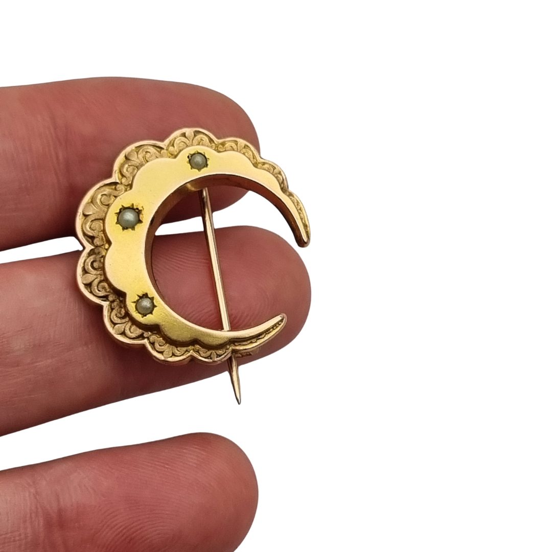 Belle Époque circa 1900 crescent moon brooch by FIX, gold-plated with pearls
