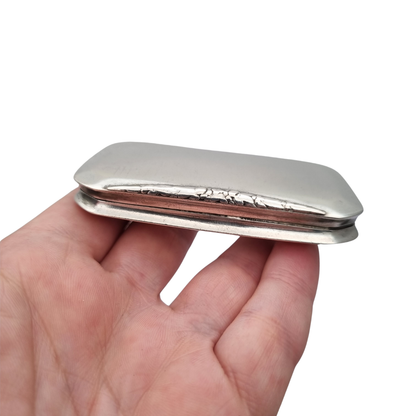 European 800 silver cigarette case with soberly decorated clasp, circa 1940-1950