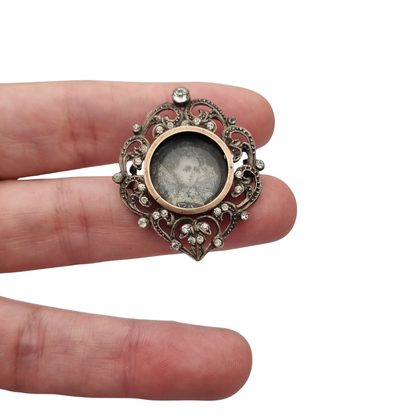 Broche plata Victoriano con vistas de oro, miniatura pintada y pedrería, Francia 1890-1900
