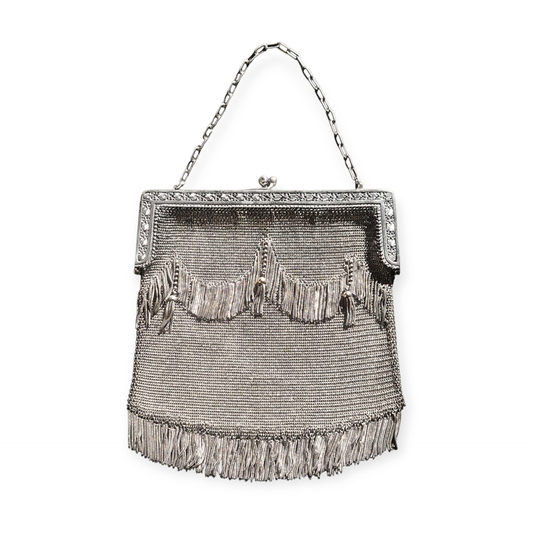 Bolso antiguo Belle Époque de malla de plata 800 con borlas, flecos y boquilla floral, Europa, ca. 1900–1920
