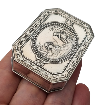 Antique Tétard Frères silver box, Paris, neo-rococo with a gallant scene, ca. 1903–1930