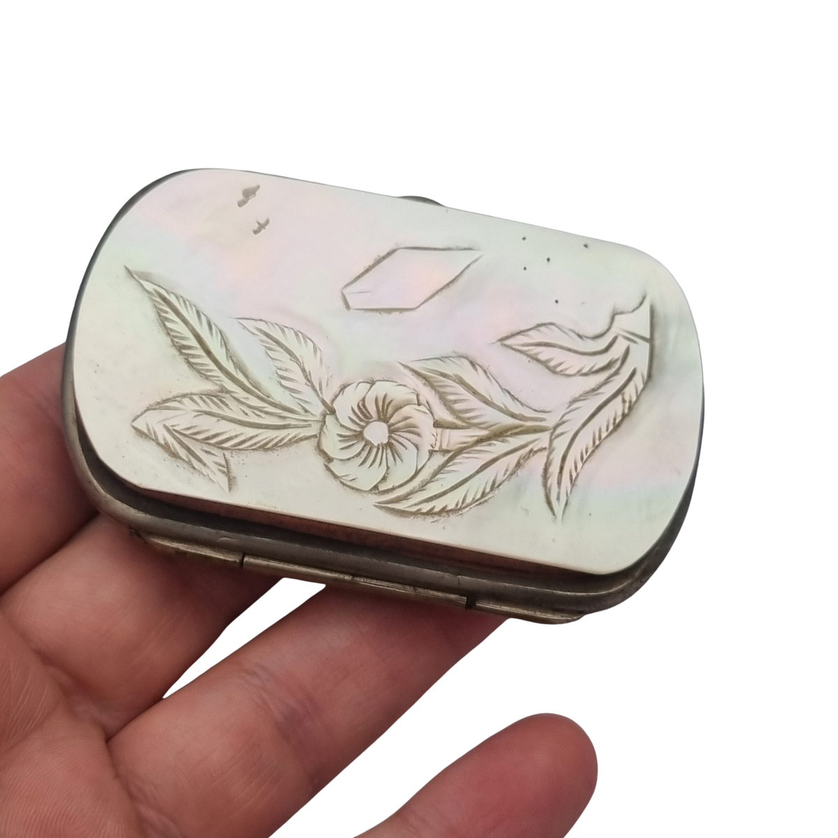 Antique carved mother-of-pearl coin purse, historicist floral style, circa 1900-1910